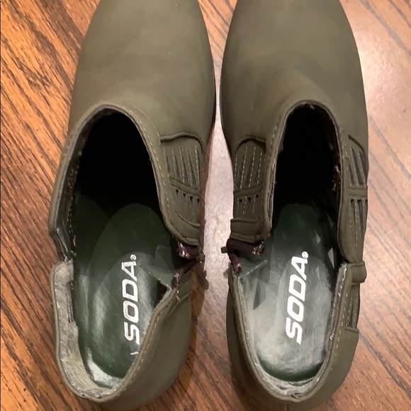 Booties - Picture 4 of 4